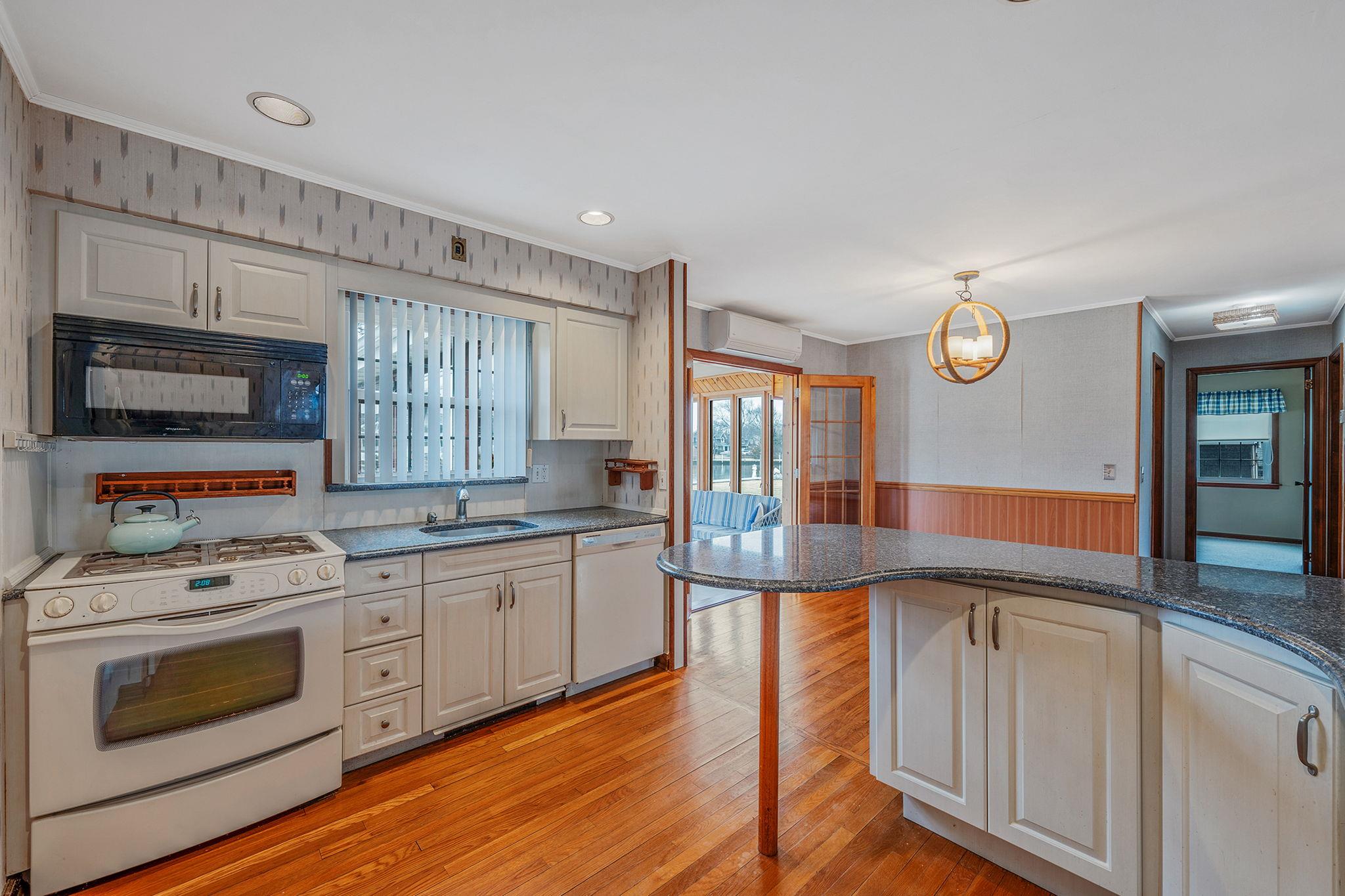 97 West Lane, Sayville, New York image 15