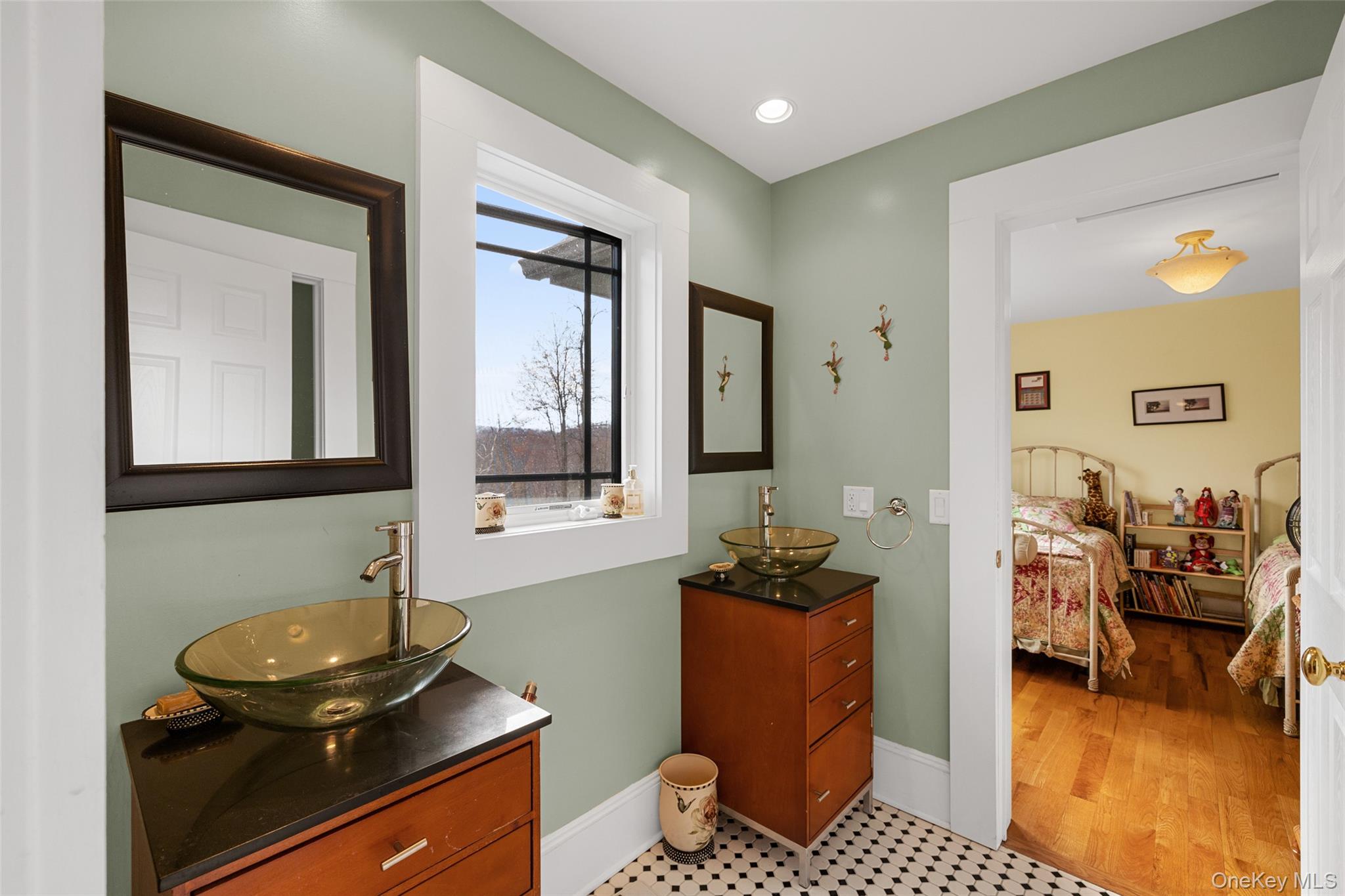 Rhinebeck, New York 12572, United States, 3 Bedrooms Bedrooms, ,5 BathroomsBathrooms,Residential,Active,150848