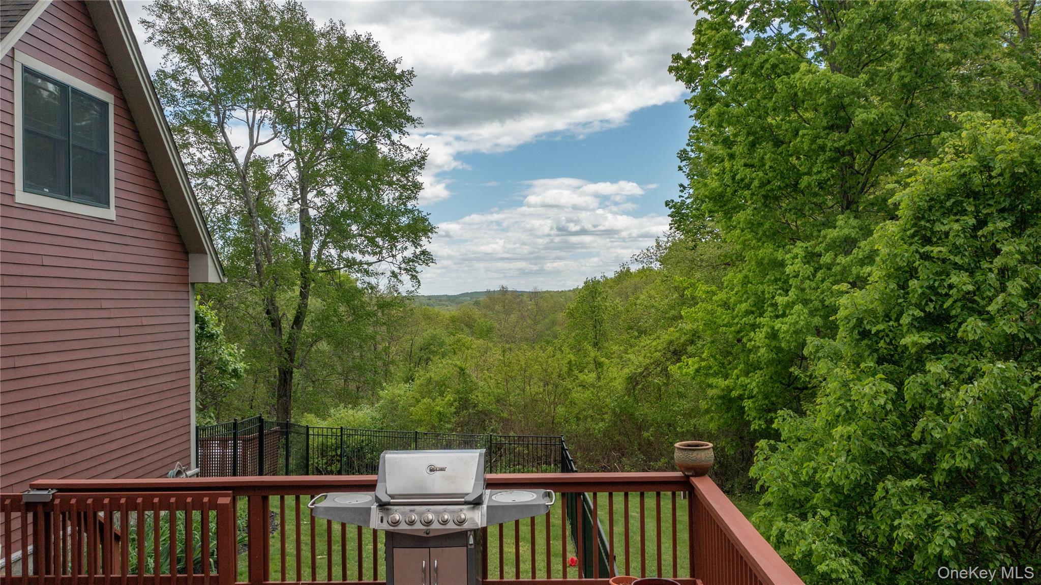 Rhinebeck, New York 12572, United States, 3 Bedrooms Bedrooms, ,5 BathroomsBathrooms,Residential,Active,150848