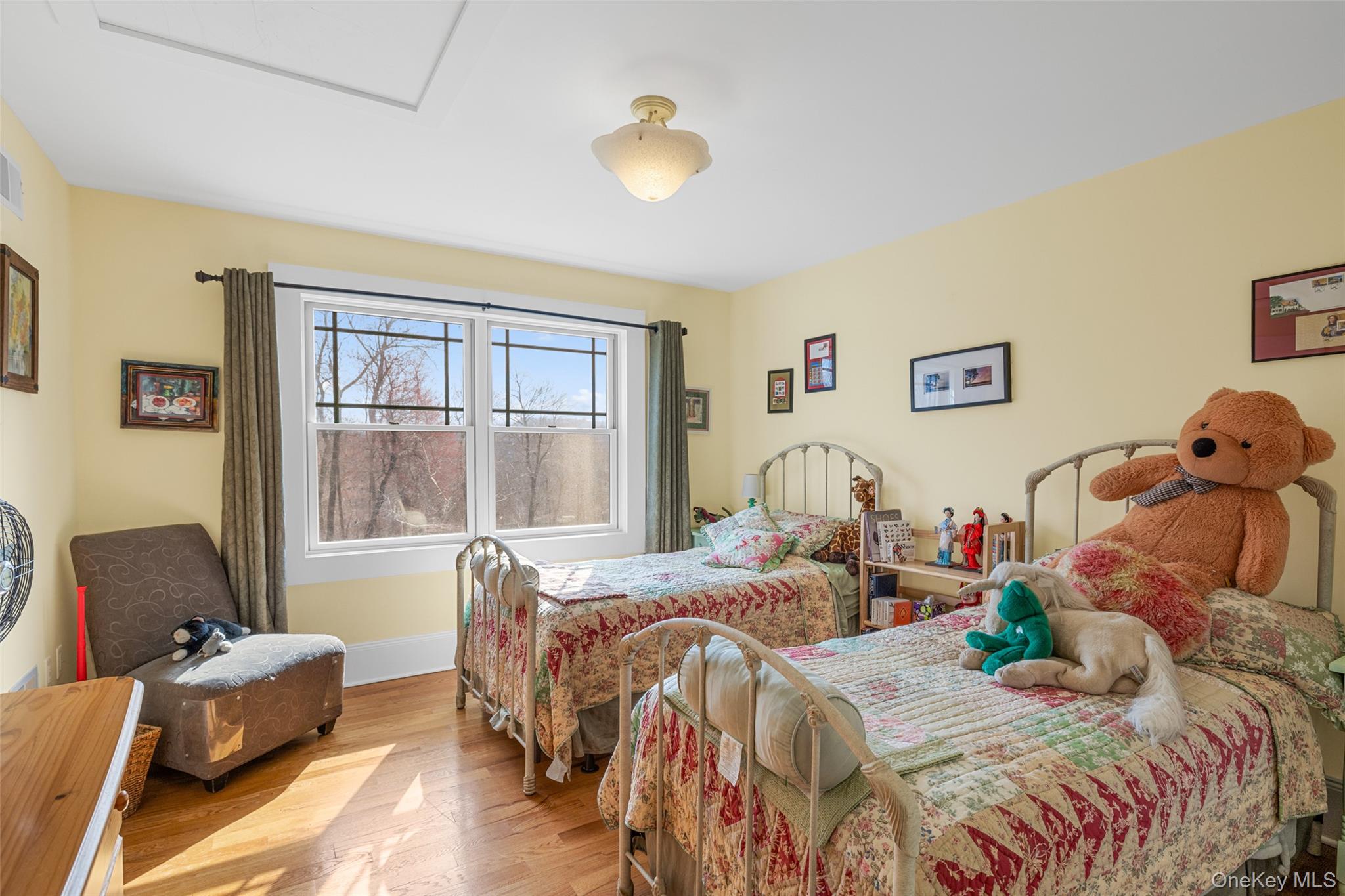 Rhinebeck, New York 12572, United States, 3 Bedrooms Bedrooms, ,5 BathroomsBathrooms,Residential,Active,150848