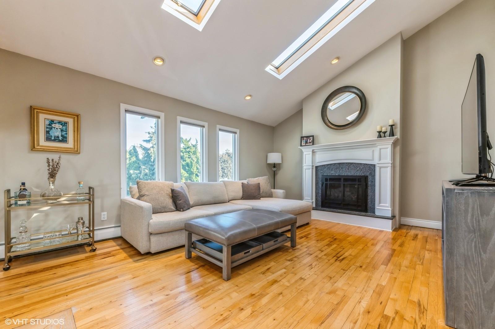 2817 Mandalay Beach Road, Wantagh, New York image 12