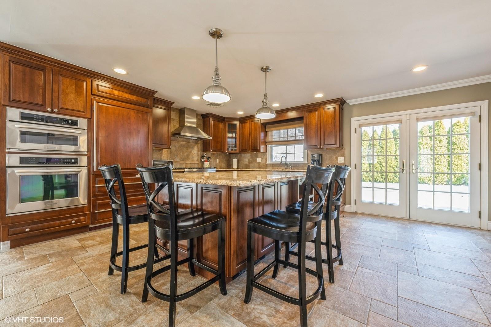 2817 Mandalay Beach Road, Wantagh, New York image 7