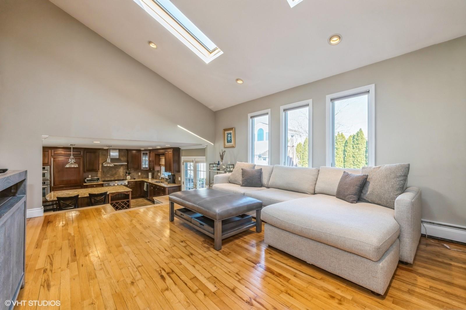 2817 Mandalay Beach Road, Wantagh, New York image 13