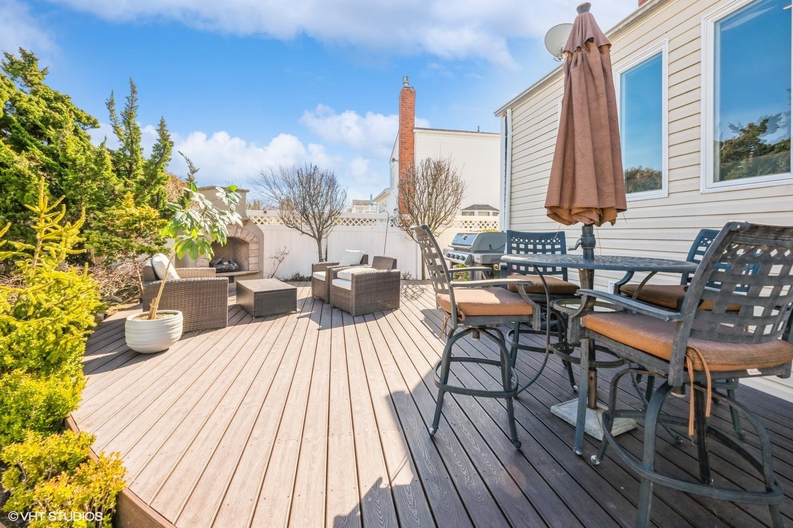 2817 Mandalay Beach Road, Wantagh, New York image 29