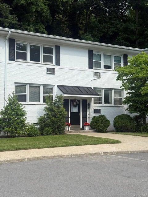 Condo For Sale - 27 Avon Circle #D<br/> Port Chester, NY 10573