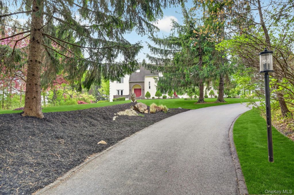 Photo of 9 Hickory Ridge Road, Brewster, NY 10509 (MLS # 994673)