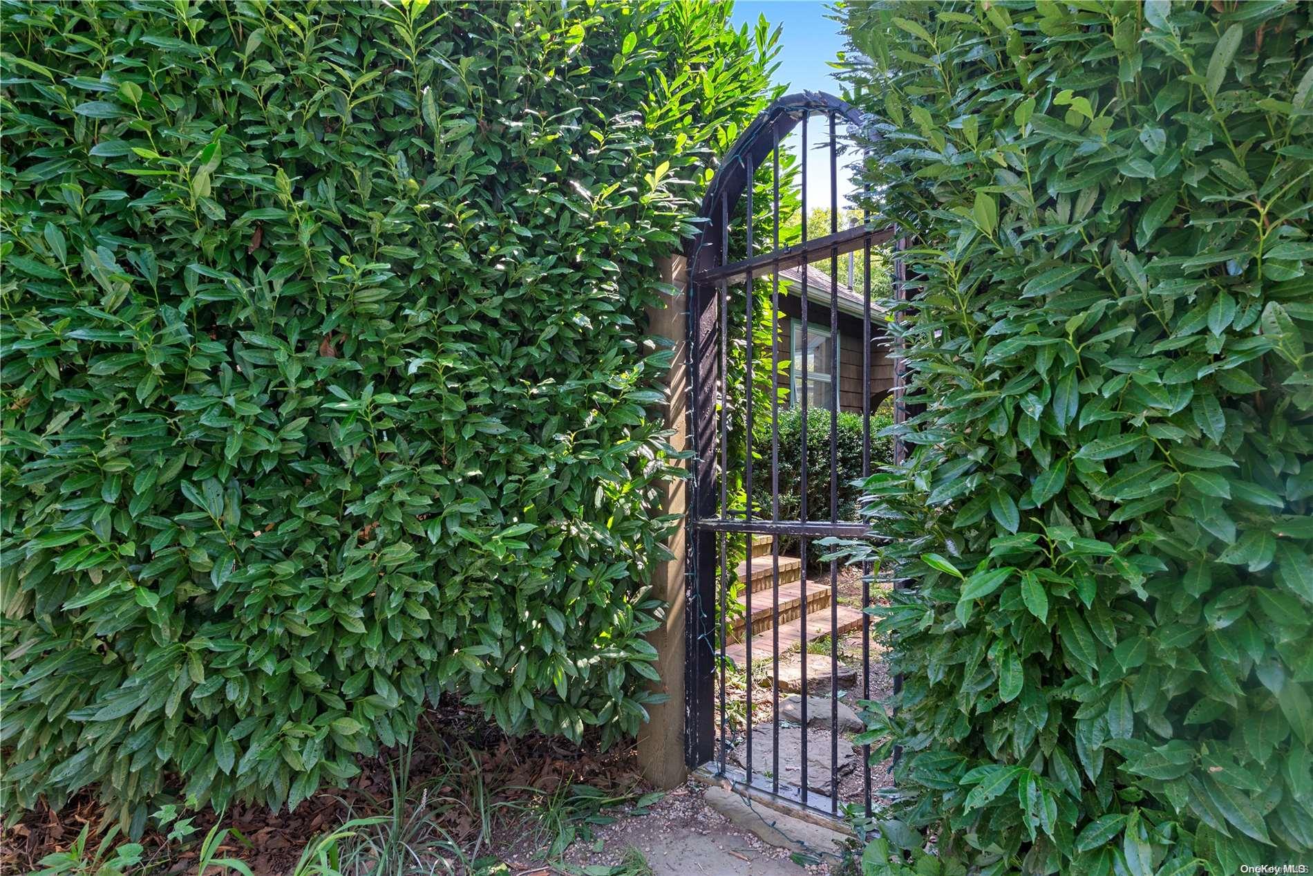 38 Maidstone Avenue, East Hampton, New York image 1