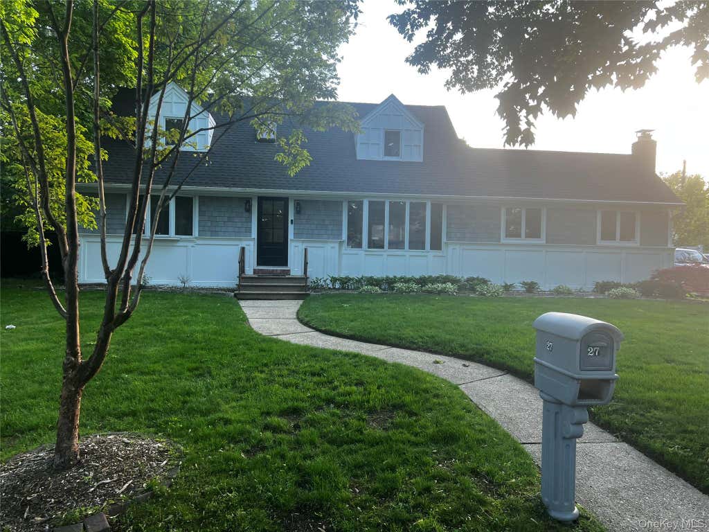 Photo of 27 Middle Drive, Huntington, NY 11743 (MLS # 1017820)