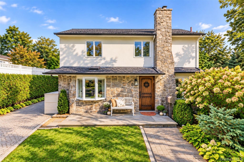 Photo of 250-18 Rushmore Terrace, Little Neck, NY 11362 (MLS # 1049388)
