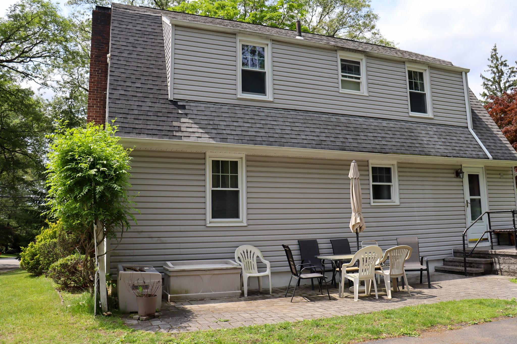 34 College Road