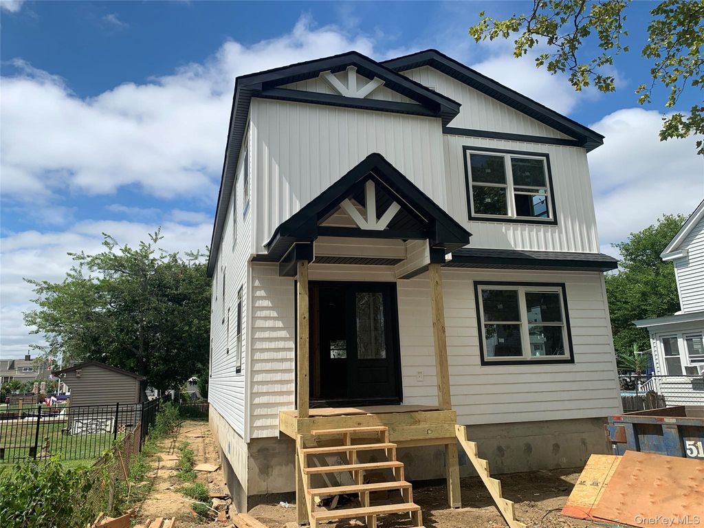 Photo of 21 Norman Avenue, Amityville, NY 11701 (MLS # 909856)
