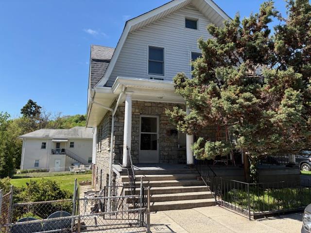 Northfield Avenue 1, Dobbs Ferry, New York - 2 Bedrooms  
2 Bathrooms  
4 Rooms - 