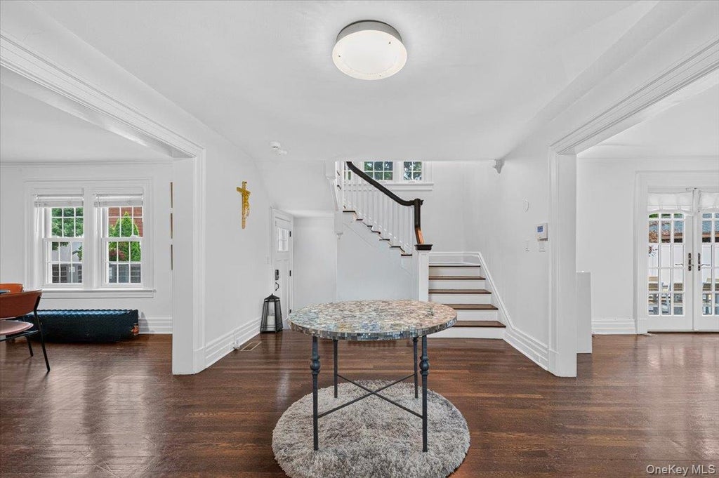 Photo of 1 Wellington Avenue, New Rochelle, NY 10804 (MLS # 1045842)