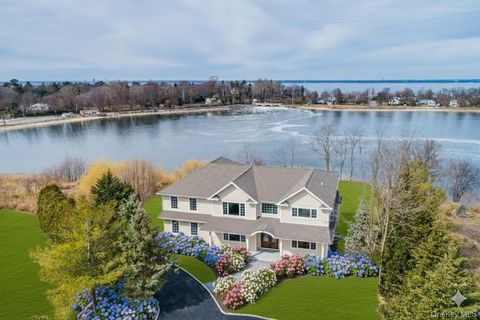 12 Barbara Lane Glen Cove NY 11542