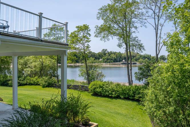 12 Barbara Lane, Glen Cove, New York image 5