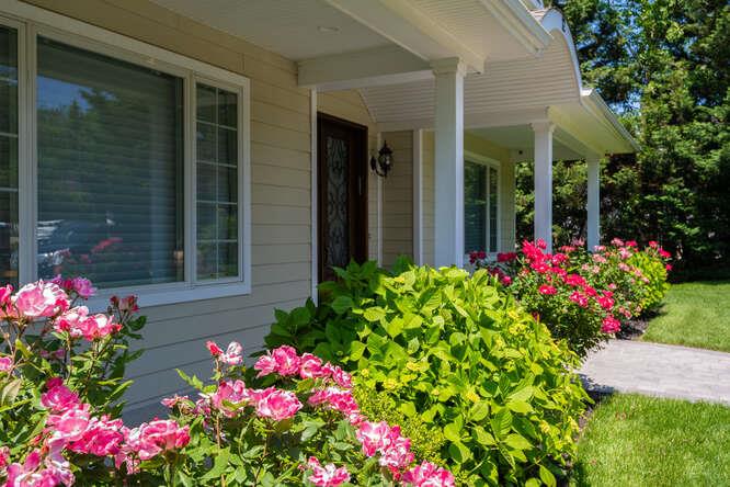 12 Barbara Lane, Glen Cove, New York image 3