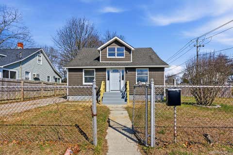 Homes For Sale - 173 Ferndale Boulevard<br/> Islip, NY 11751