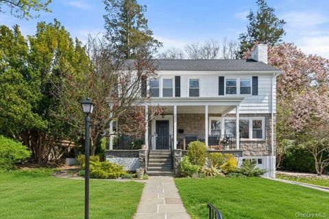 Photo of 206 Palisade Avenue, Dobbs Ferry, NY 10522 (MLS # 986368)