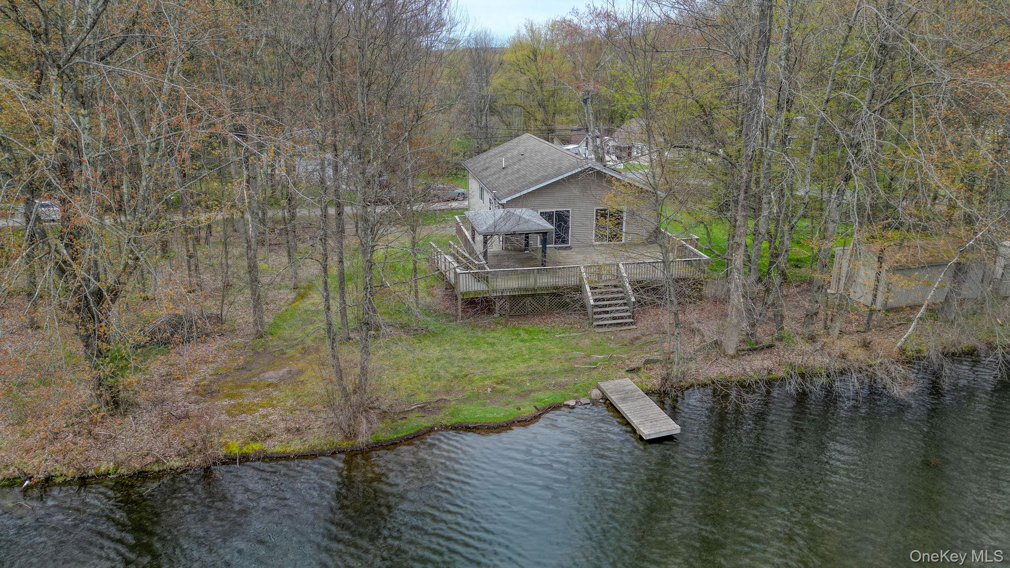 3 Indian Lake Road