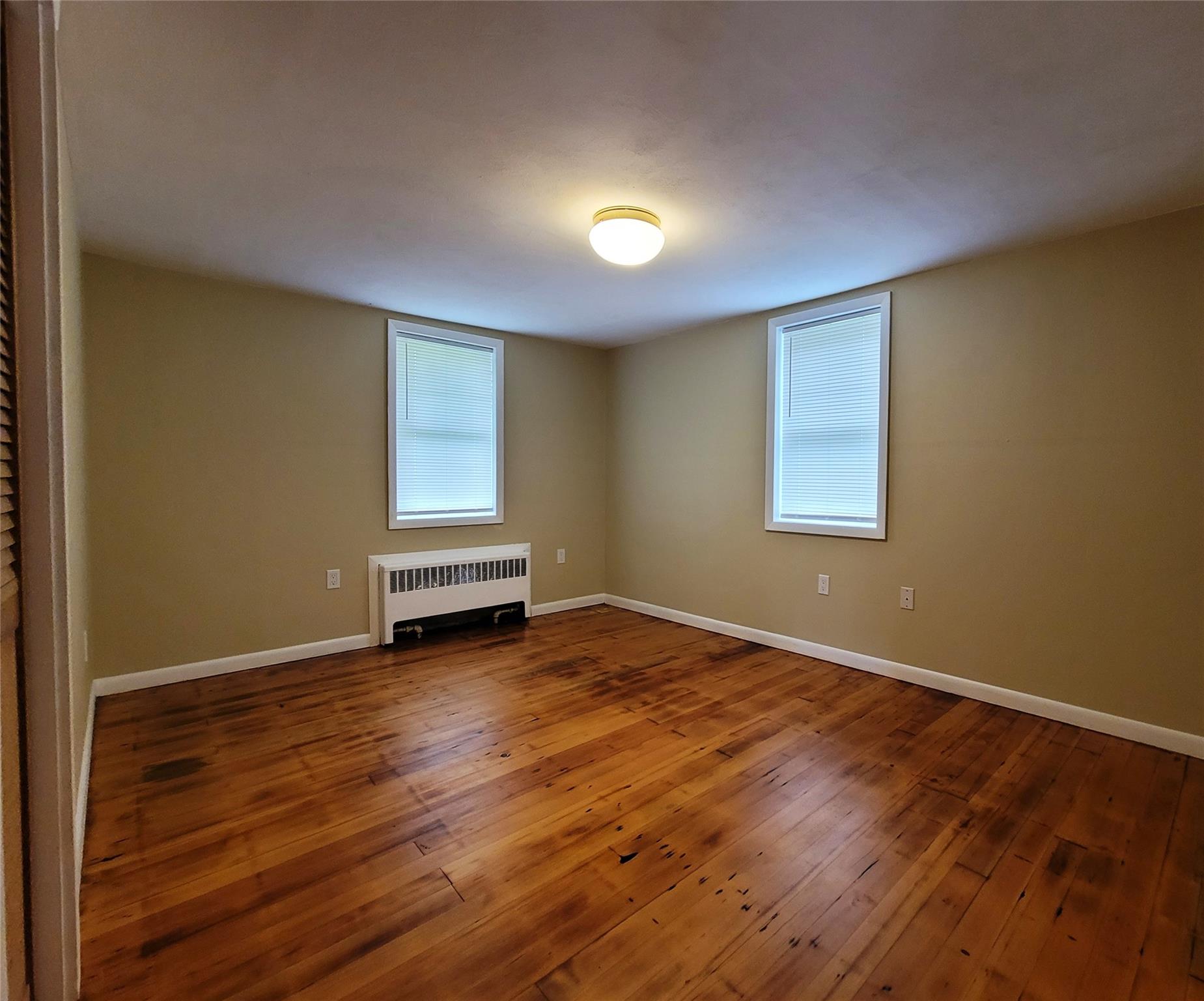 Red Hook, New York 12571, United States, 2 Bedrooms Bedrooms, ,1 BathroomBathrooms,Residential,Active,119897