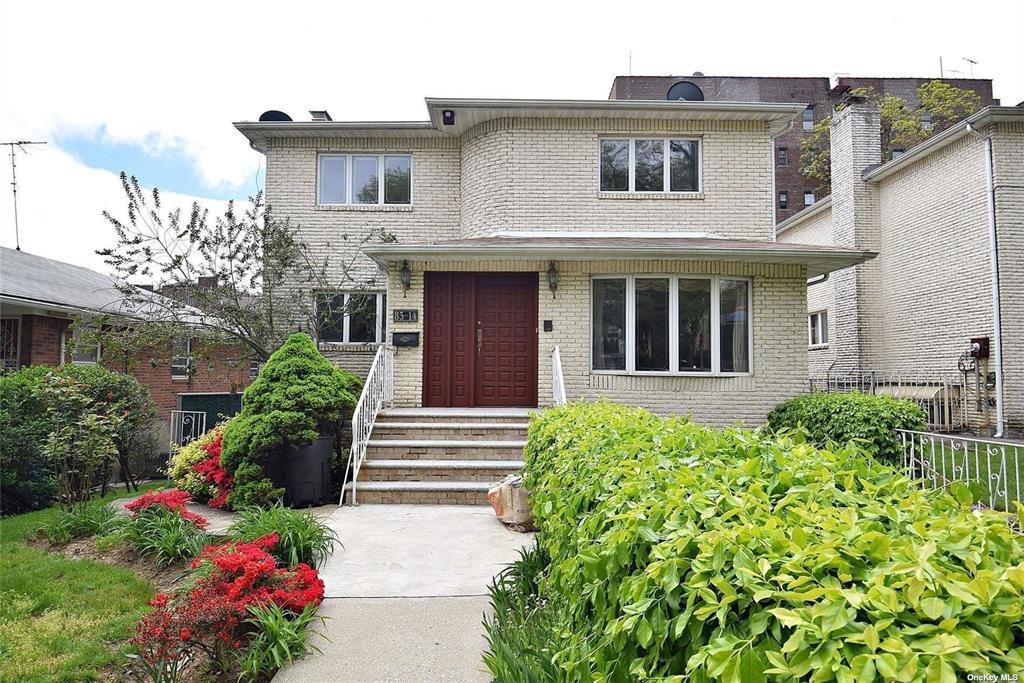 Property for Sale at Abingdon Road, Kew Gardens, Queens, NY - Bedrooms: 4 
Bathrooms: 4 
Rooms: 10  - $1,625,000