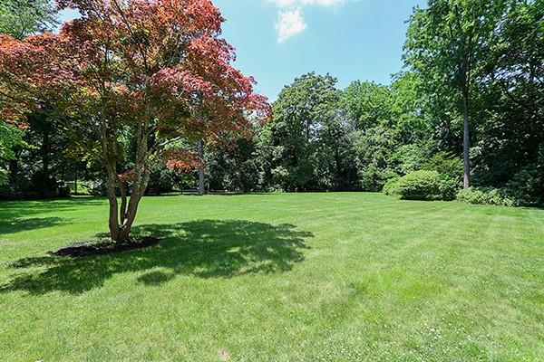 Woodbury, New York 11797, United States, 4 Bedrooms Bedrooms, ,4 BathroomsBathrooms,Residential,Coming Soon,143898