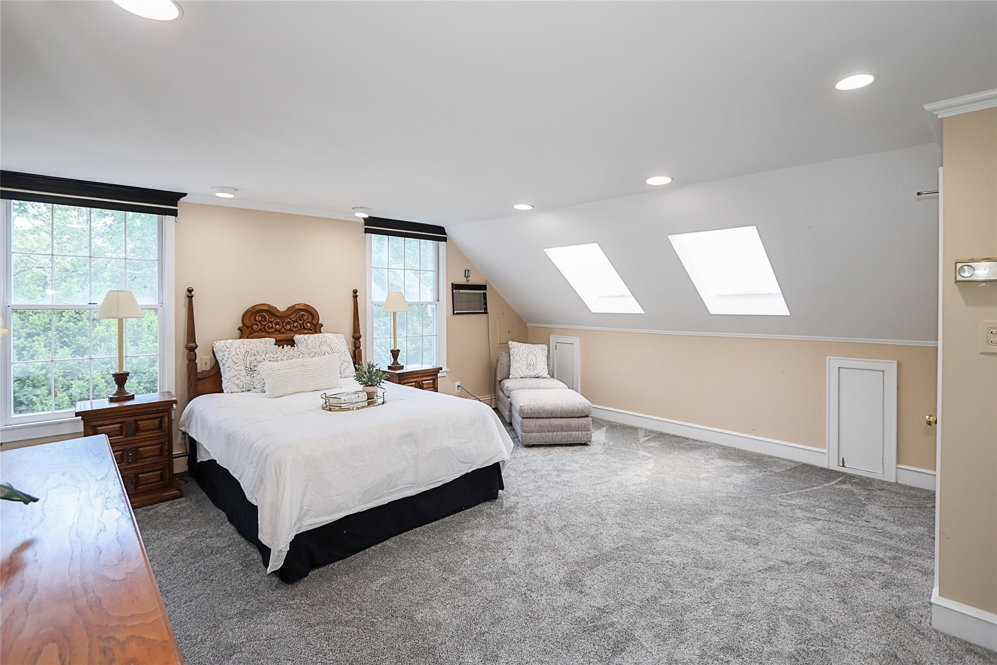 Woodbury, New York 11797, United States, 4 Bedrooms Bedrooms, ,4 BathroomsBathrooms,Residential,Coming Soon,143898