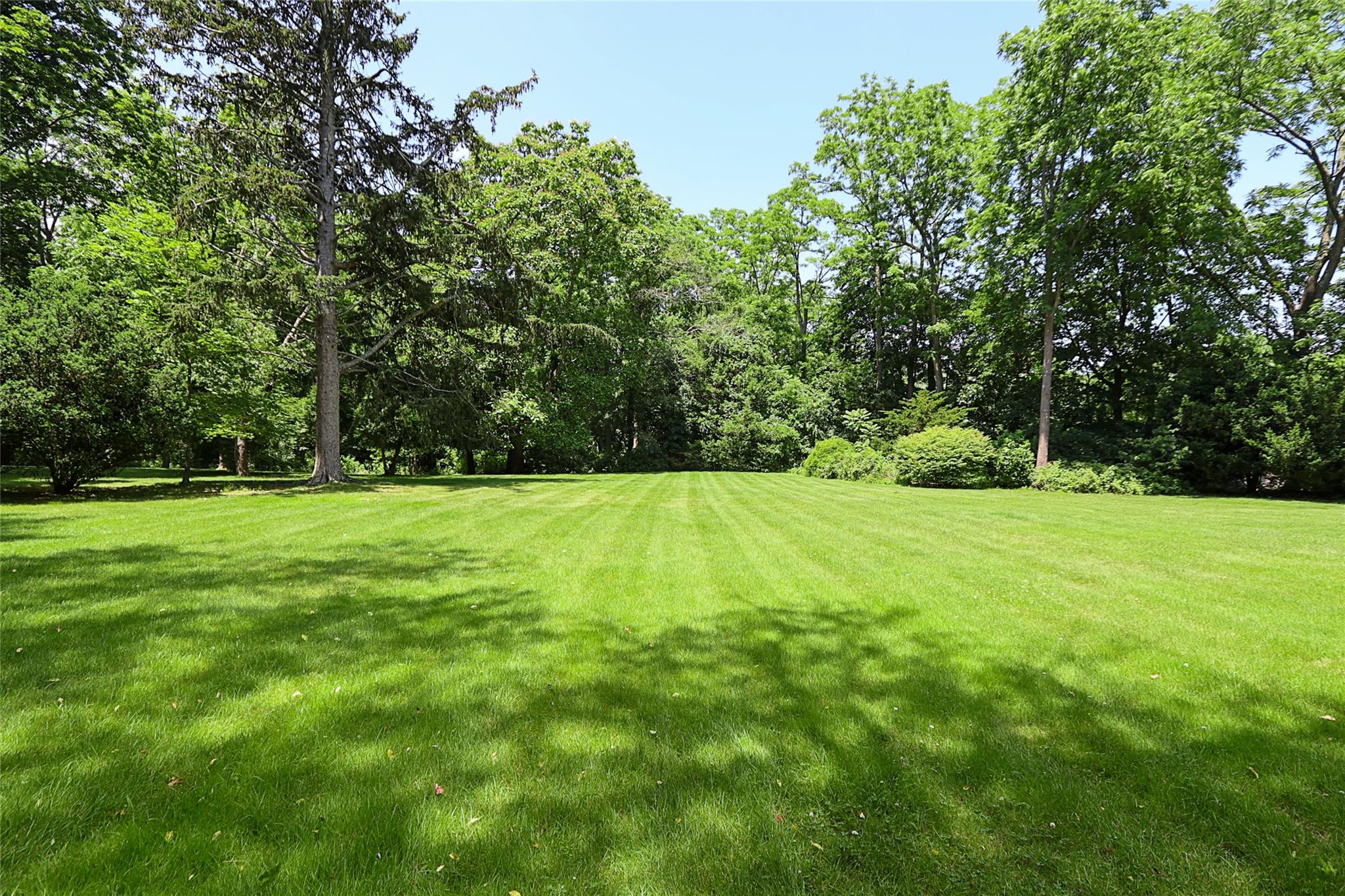 Woodbury, New York 11797, United States, 4 Bedrooms Bedrooms, ,4 BathroomsBathrooms,Residential,Coming Soon,143898