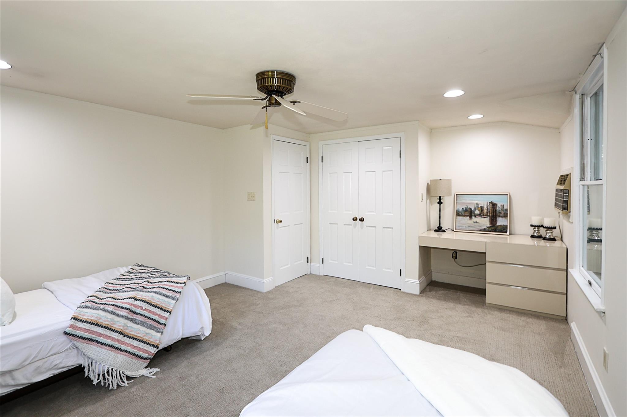 Woodbury, New York 11797, United States, 4 Bedrooms Bedrooms, ,4 BathroomsBathrooms,Residential,Coming Soon,143898