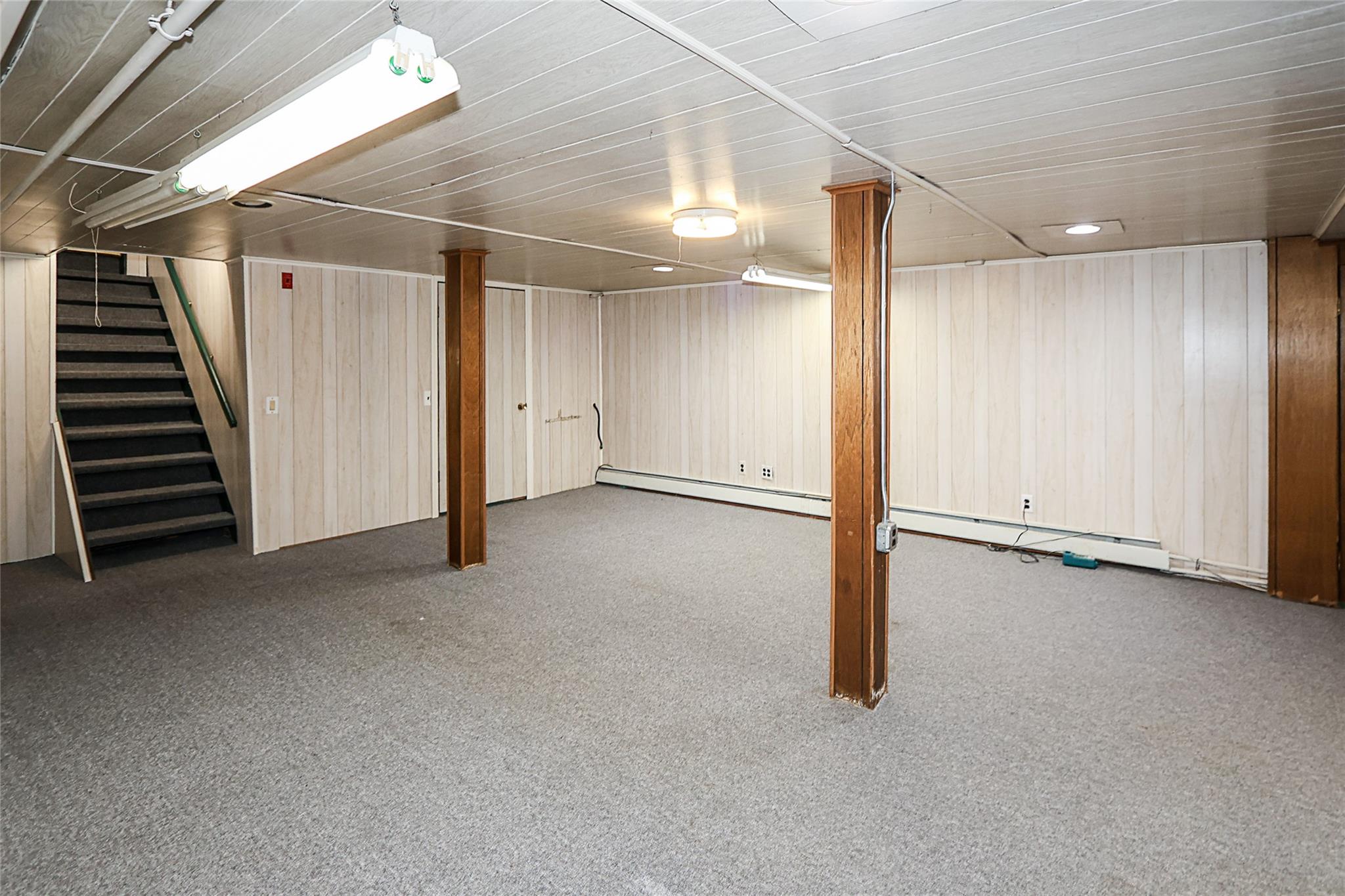 Woodbury, New York 11797, United States, 4 Bedrooms Bedrooms, ,4 BathroomsBathrooms,Residential,Coming Soon,143898