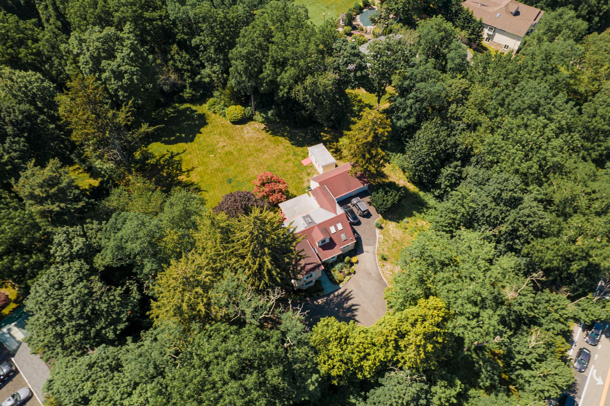 419 Woodbury Road