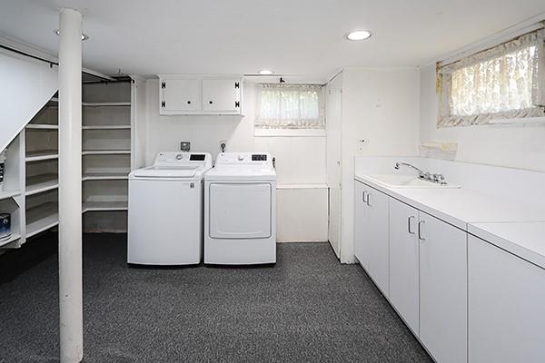 Woodbury, New York 11797, United States, 4 Bedrooms Bedrooms, ,4 BathroomsBathrooms,Residential,Coming Soon,143898