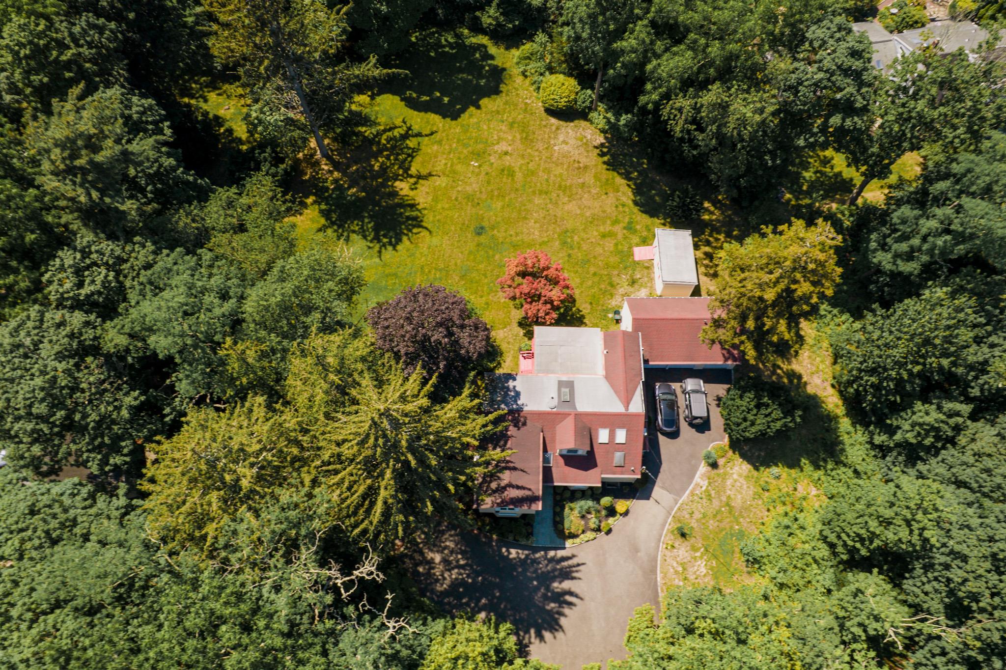 419 Woodbury Road