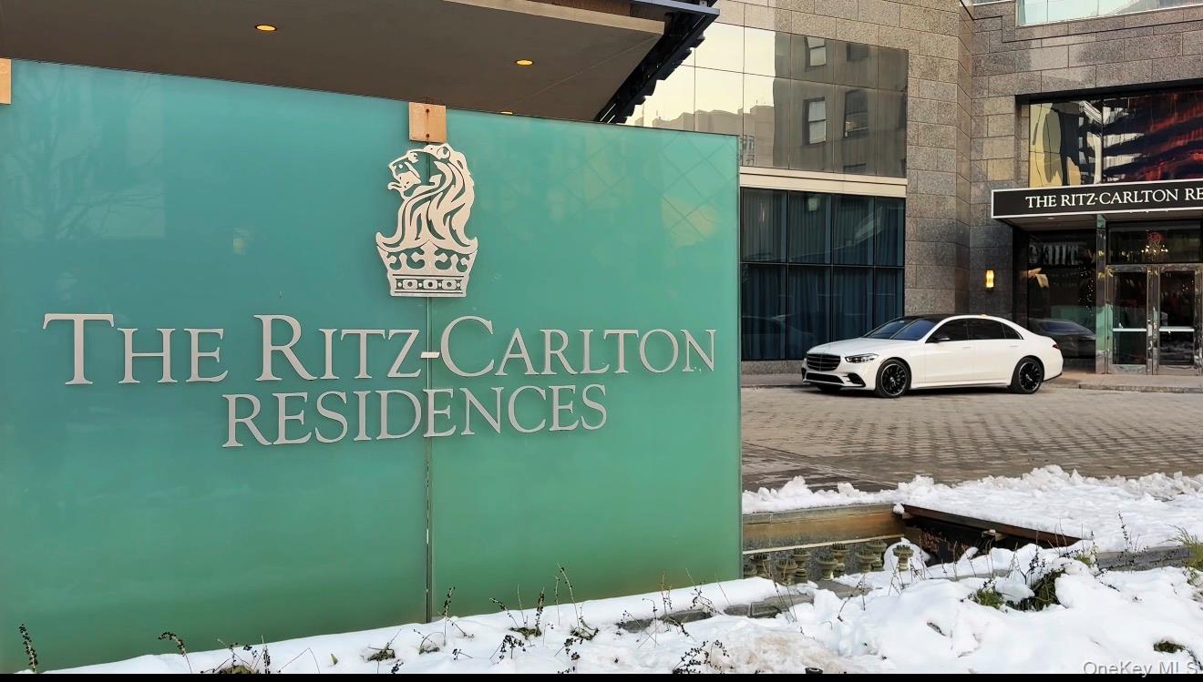 1 Renaissance Square 10A