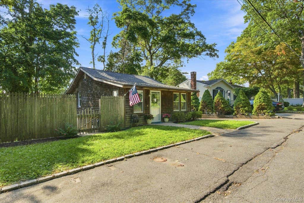Photo of 90 Jute Road, Rocky Point, NY 11778 (MLS # 1041703)