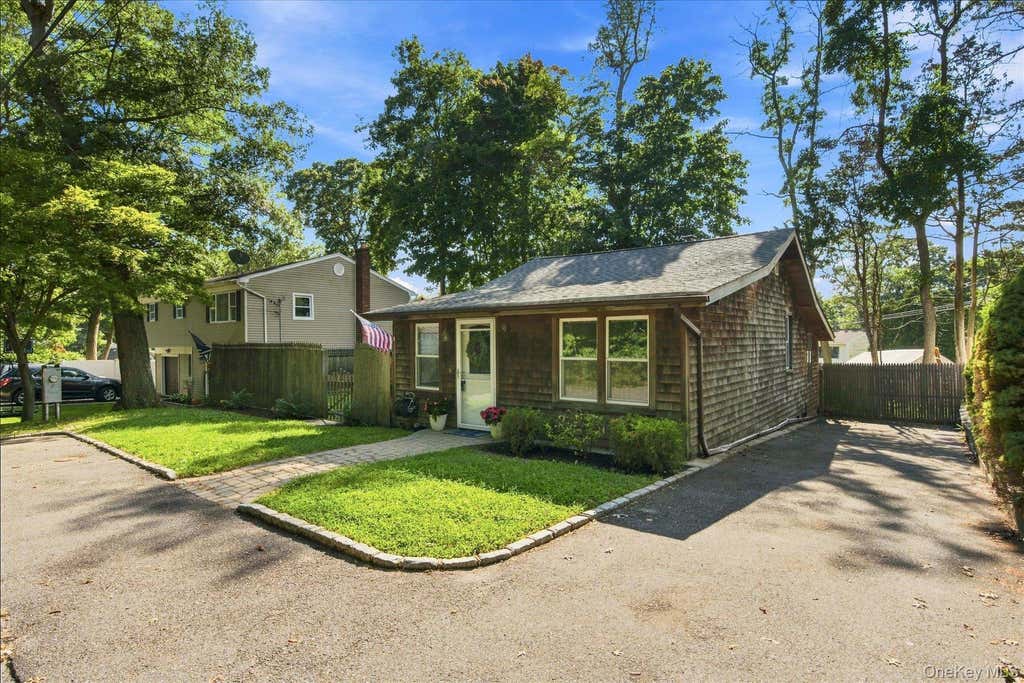 Photo of 90 Jute Road, Rocky Point, NY 11778 (MLS # 1041703)