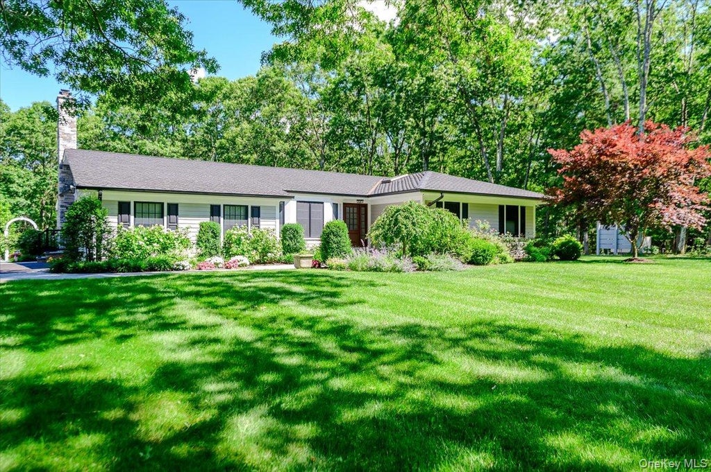 Photo of 225 Laurel Lane, Laurel Hollow, NY 11791 (MLS # 1017893)