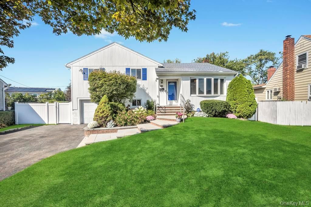 Photo of 2566 Hyacinth Street, Westbury, NY 11590 (MLS # 922375)