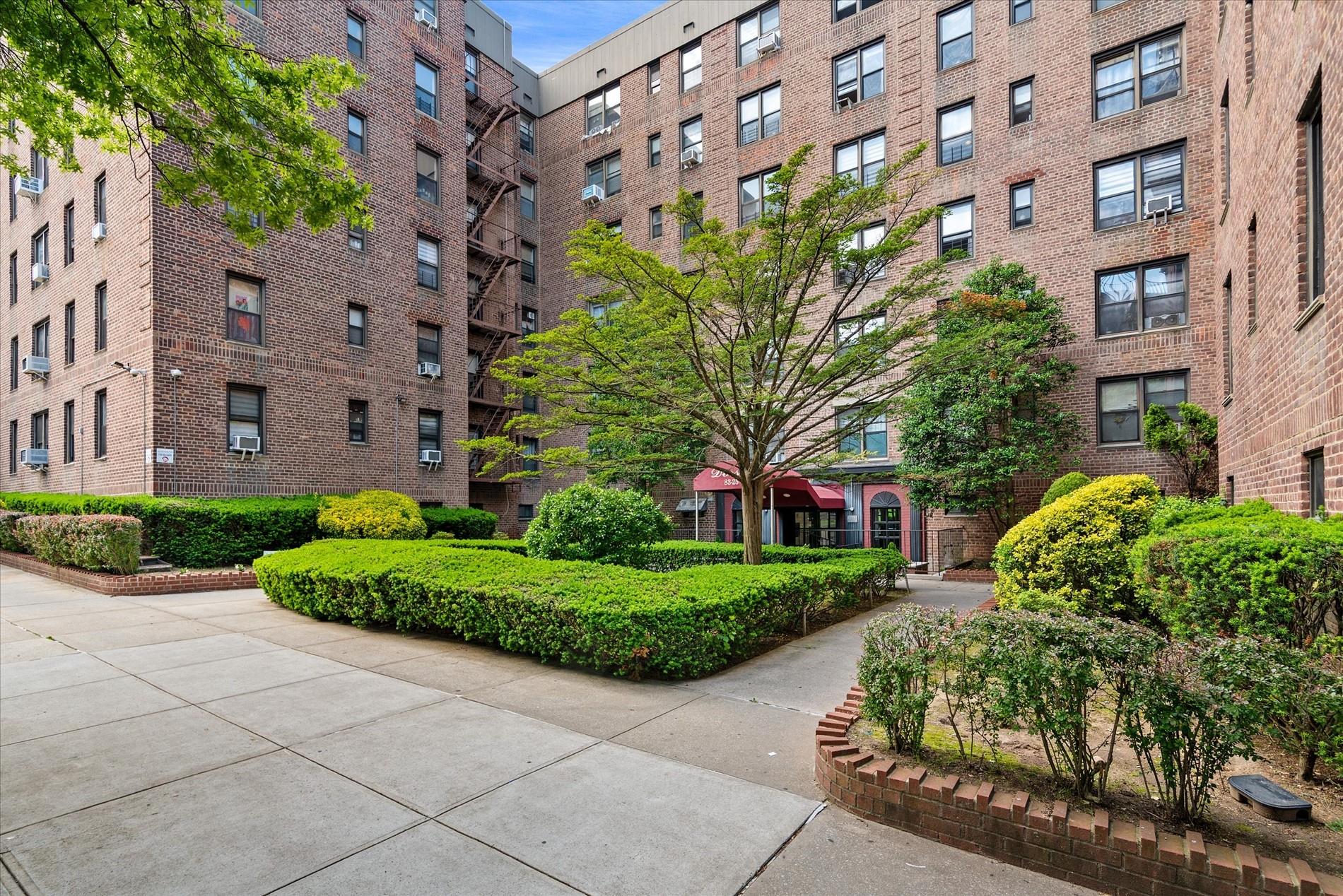 98 Street 3T, Woodhaven, Queens, NY - 1 Bedrooms  
1 Bathrooms  
3 Rooms - 