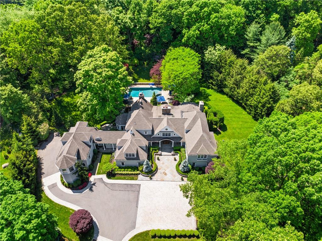 Carolyn Place, Armonk, New York - 5 Bedrooms  
5 Bathrooms  
16 Rooms - 