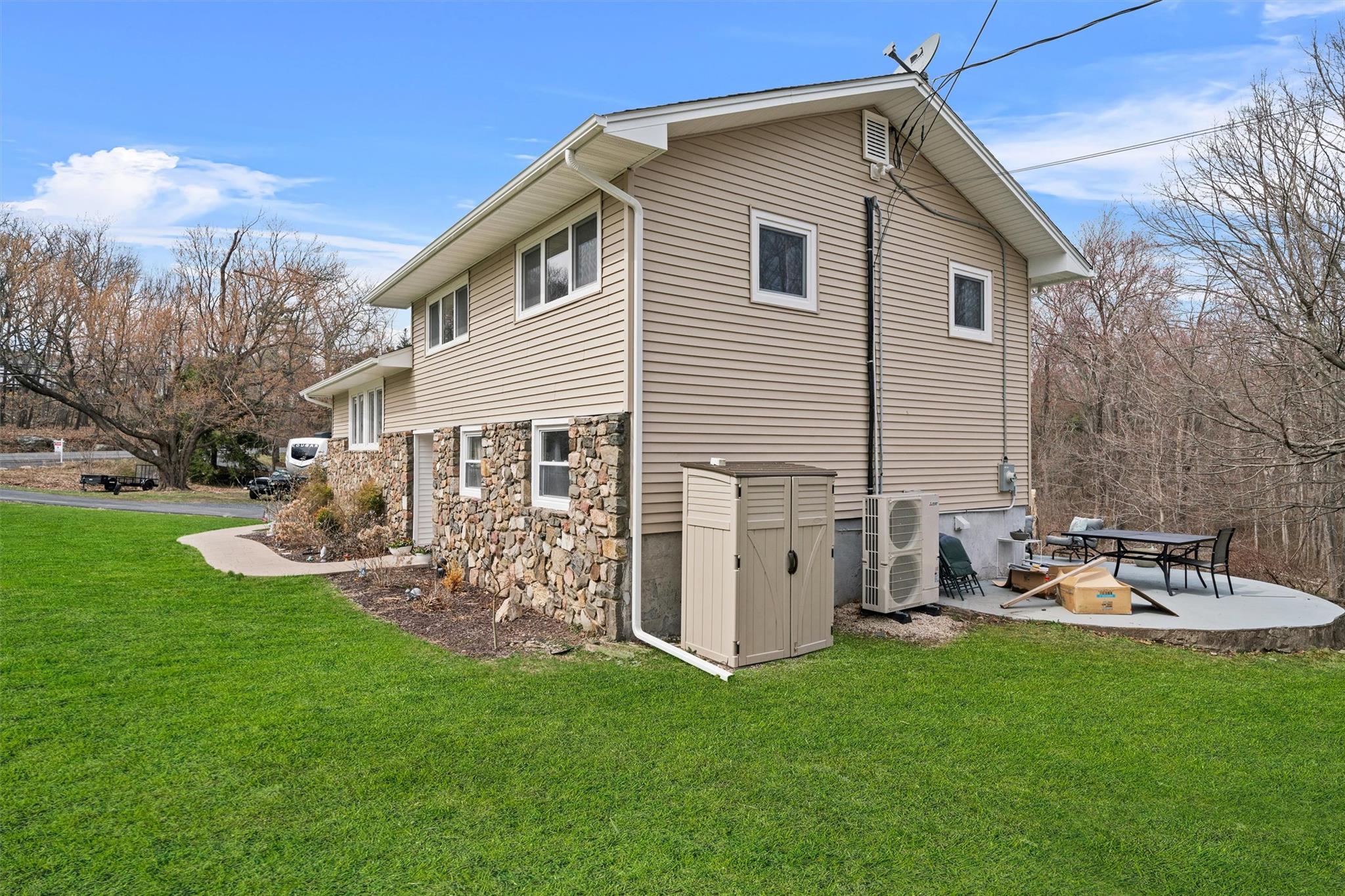 312 W Mombasha Road, Monroe, New York image 22