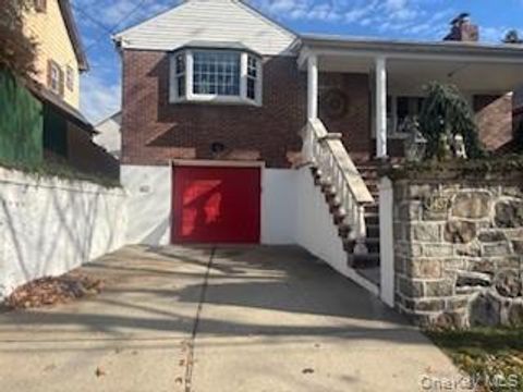 Homes For Sale - 1457 Bay Street<br/> Staten Island, NY 10305