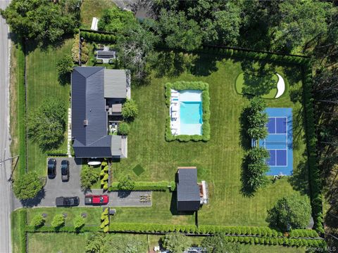 Homes For Sale - 32 Inlet Road<br/> Suffolk County, Hampton Bays, NY 11946
