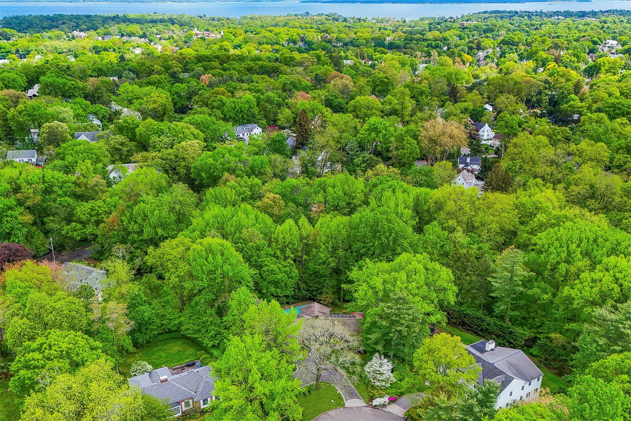 9 Hidden Green Lane, Larchmont, New York image 31
