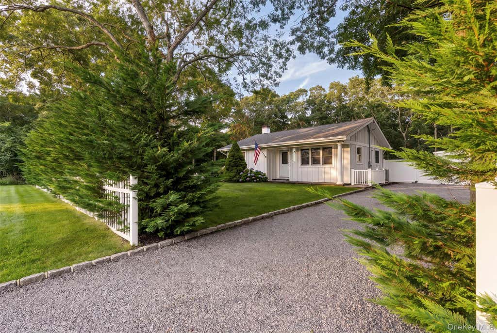 Photo of 81 S Country Road, Quiogue, NY 11978 (MLS # 1041578)