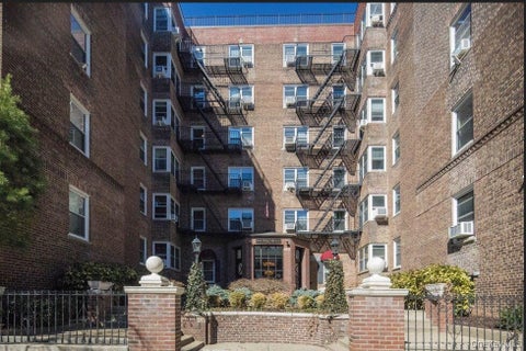 Homes For Sale - 9945 67th Road #321<br/> Forest Hills, NY 11375