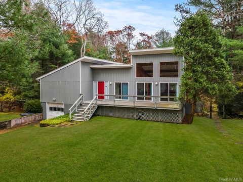 41 Woodpink Drive East Hampton NY 11937