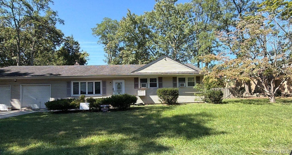 Photo of 226 Holbrook Road, Holbrook, NY 11741 (MLS # 1052117)