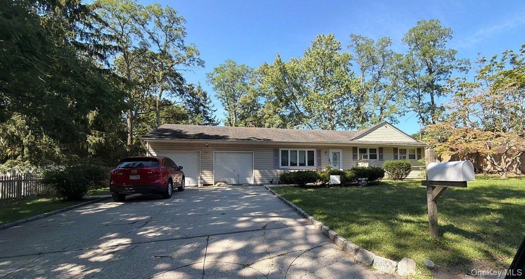 Photo of 226 Holbrook Road, Holbrook, NY 11741 (MLS # 1052117)