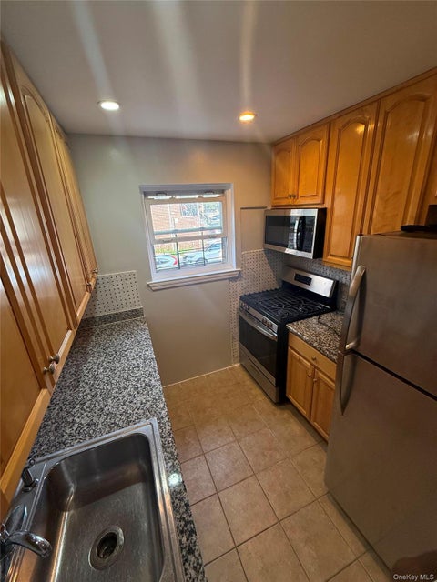 Multifamily For Rent - 739 Adee Avenue #1<br/> Bronx, NY 10467